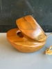 Escultura lámpara de madera, diseño de Silvano Pulcinelli para la firma Esperia, años 70
