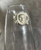 Jarrón art nouveau, cristal soplado y base de metal ornamentada, circa 1900