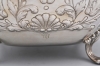 Sopera de plata contrastada grande con motivos marinos y vegetales