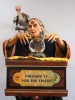 Thomas Kuebler, escultura hiperrealista, bruja con bola, 2009