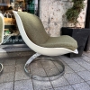 Sillón Goldfinger, after Michel Cadestin, estilo Space Age, fibra de vidrio y acero cromado, Francia, años 90