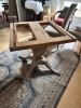 Mesa de comedor, siguiendo Rafael García Nicolau, madera de roble tallada, Mid-century, España, años 70