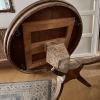 Mesa de comedor, siguiendo Rafael García Nicolau, madera de roble tallada, Mid-century, España, años 70