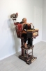 Thomas Kuebler, escultura hiperrealista, bruja con bola, 2009