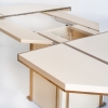 Mesa de comedor extensible, Jean-Claude Mahey, madera lacada y latón dorado, Francia, años 70