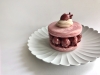 QimmyShimmy, escultura surrealista, dulce con corazones, 2020