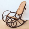 Mecedora vintage de ratán de estilo Thonet, 1960 - 1970