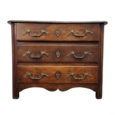 Cómoda parisina, roble francés, Luis XV, Francia, circa 1780
