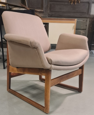  Butaca 451 Arflex, edición de los años 60, de Illum Wiikkelsø