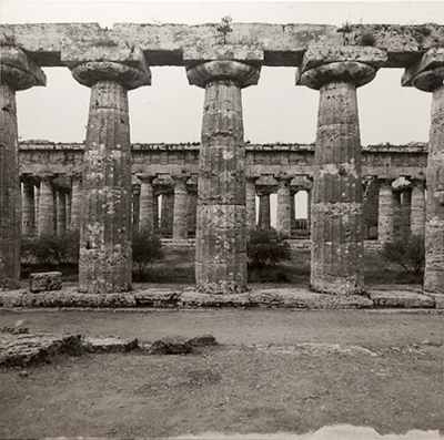 Ferran Freixa, Templo de Hera en Paestum, 1985, gelatina de plata