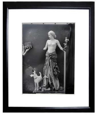Joel-Peter Witkin, fotografía contemporánea, mujer con perro, 2003