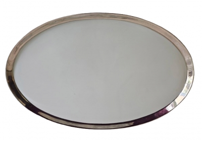 Bandeja ovalada mid-century en mayólica lisa y cerco de plata fina numerada