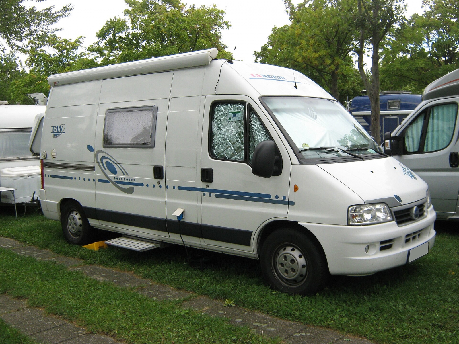 Low-profile motorhome for four