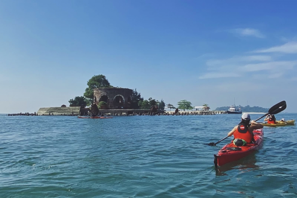 Sea kayak and snorkelling in the Arrábida Natural Park