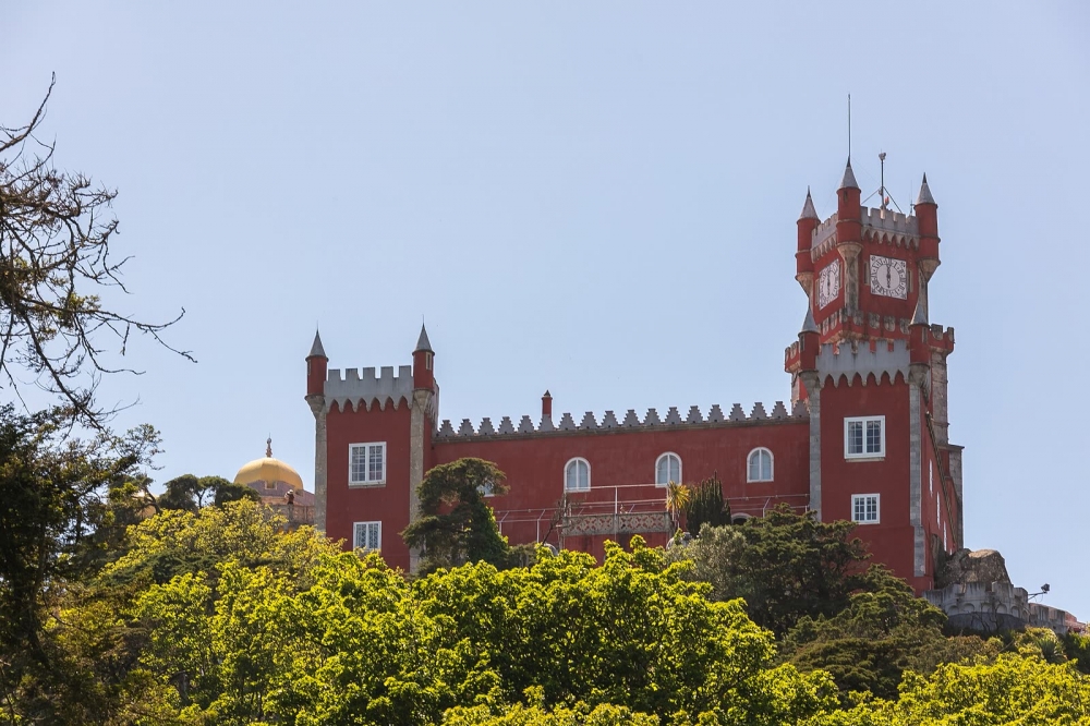 Pena Palace and its gardens, with a local guide