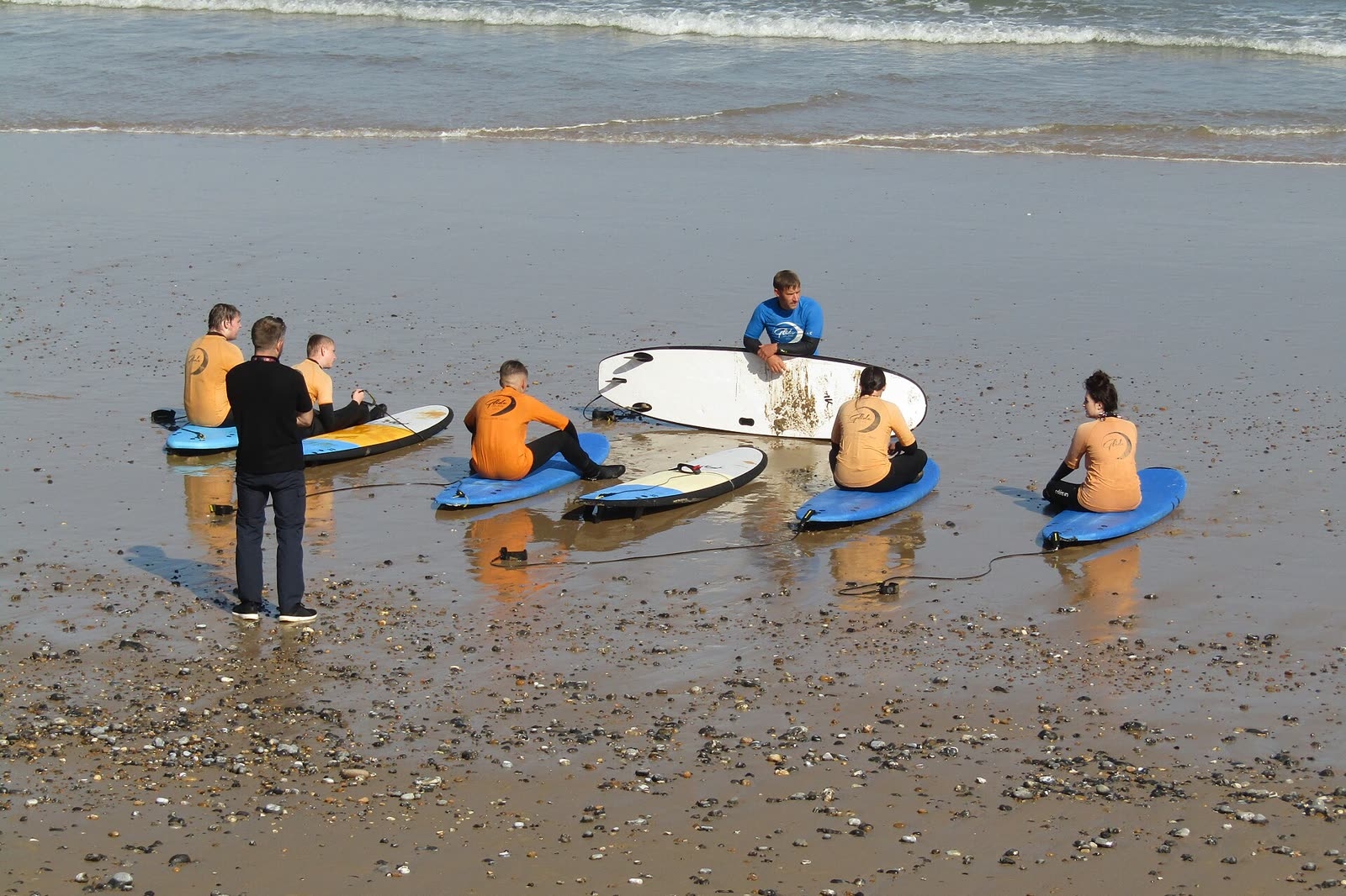 Beginner surf lesson in Ericeira